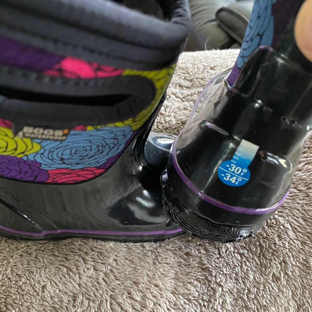 Bogs girls size 9
